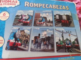 Set de 4 puzzles (2 de cubos y 2 de piezas)