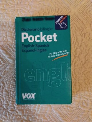 Diccionario bilingüe Pocket, English-Spanish, e...
