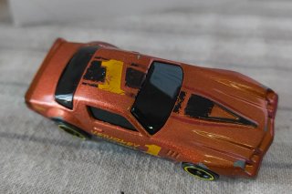 2 Coches Hot Wheels: Chevy Nova '68 y Camaro Z28