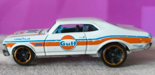 2 Coches Hot Wheels: Chevy Nova '68 y Camaro Z28