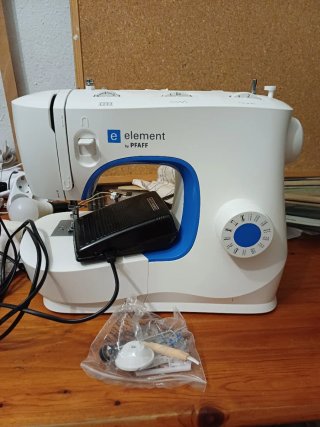 Máquina de coser Element by Pfaff