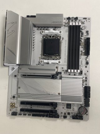 Placa Base Gigabyte B650 AORUS Elite AX ICE