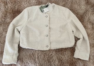 Chaqueta corta de tweed blanco botones plata H&M