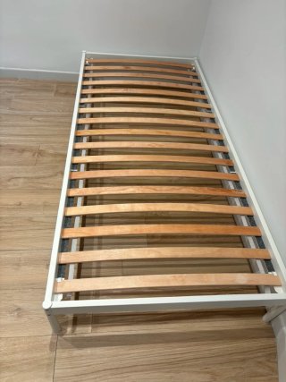 Cama con somier de láminas 90cm
