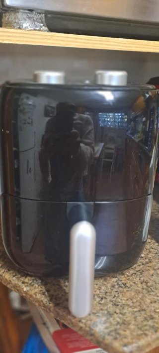Mini freidora de aire negra