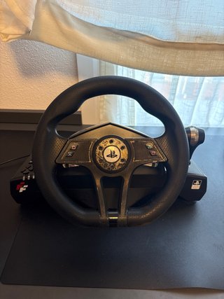 Volante y Pedales para PS4 y PC(PRECIO NEGOCIABLE)