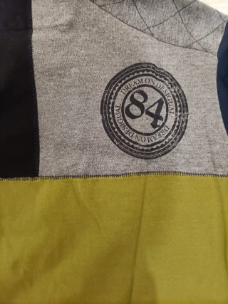 Polo manga larga hombre de la marca Desigual.