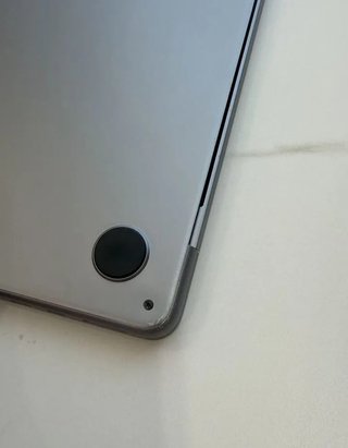 MacBook Air M3 13 2024