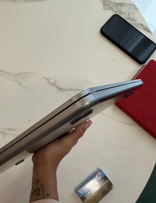 MacBook Air M3 13 2024