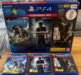 Consola PlayStation 4 (PS4) 1TB con 3 Juegos