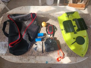 Barco Cebador con Sonar y 2 Baterías