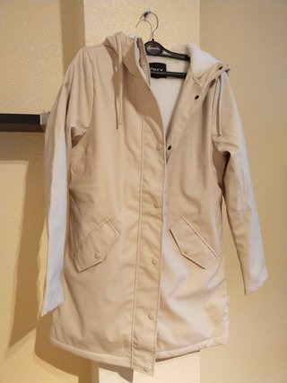 Chubasquero ONLY con capucha beige Talla M