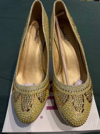 Zapatos de fiesta Qunhui dorados y amarillos
