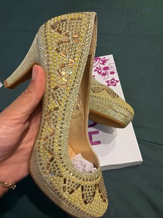 Zapatos de fiesta Qunhui dorados y amarillos