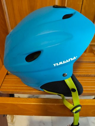 Casco de esquí azul