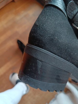 Botines negros con hebilla y cremallera