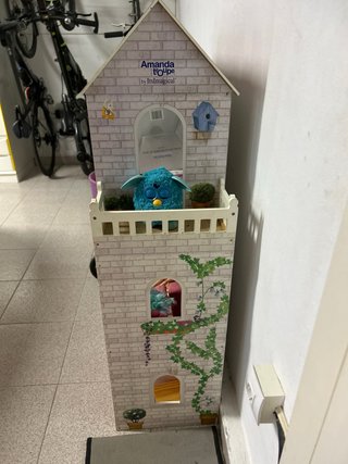 Casa de muñecas con accesorios