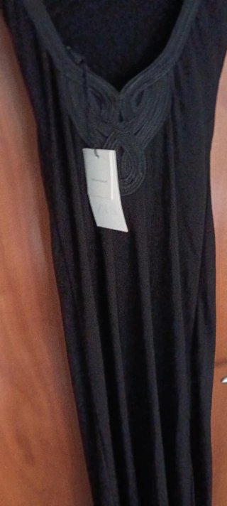 Vestido Largo de Fiesta Negro Zara nueva colección