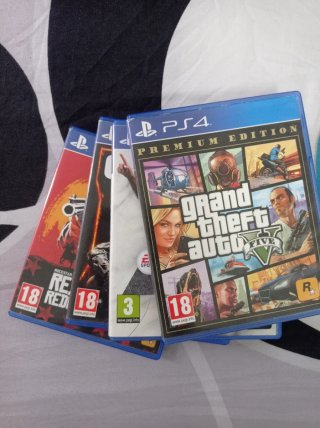 Lote di 4 Giochi per PS4