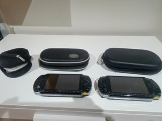 Due PSP 1004 con custodie e 10 giochi