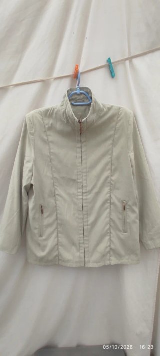 Cortavientos beige