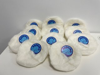 Lote de 11 ovillos de lana Espuma blancos