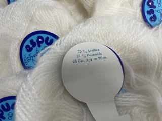 Lote de 11 ovillos de lana Espuma blancos