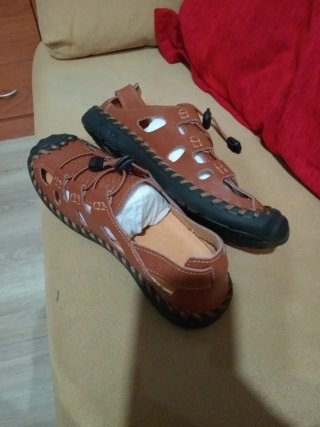 Sandalias Marrones y Negras
