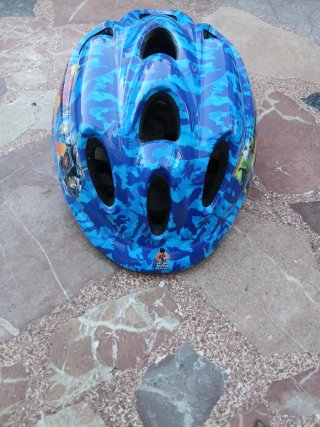 Casco infantil Invizimals azul