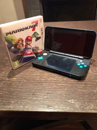 Nintendo 2DS XL Nero e Blu + Mario Kart 7