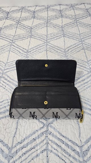 Monedero MB Gris con Cremallera Dorada