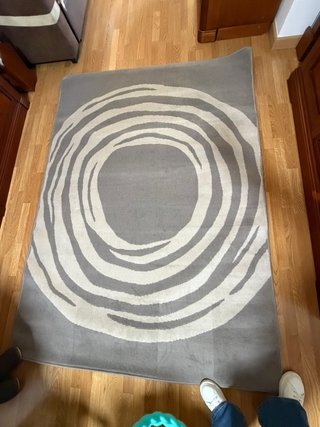 Alfombra gris y blanca diseño moderno
