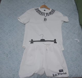 Conjunto de Camiseta y Pantalón Corto Blanco