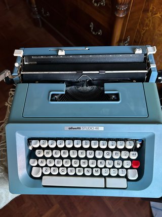 Máquina de escribir Olivetti Studio 46