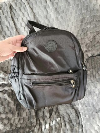 Mochila Negra Compacta