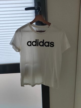 Camiseta Adidas blanca