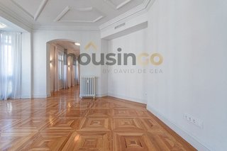 Piso en alquiler en Recoletos en Madrid