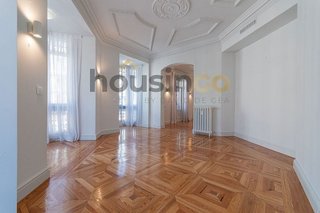 Piso en alquiler en Recoletos en Madrid