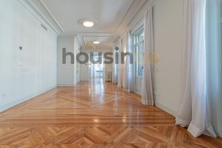 Piso en alquiler en Recoletos en Madrid