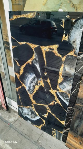 Azulejos con diseño mármol y oro
