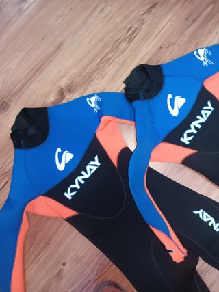 2 Trajes de agua Surf niño/a 10 y 6 años