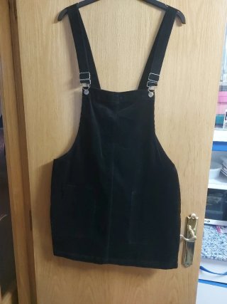 Falda Peto de Pana Negra,otra beig y otra granate.