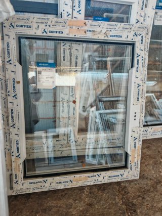 Ventana Cortizo 90x104 cm