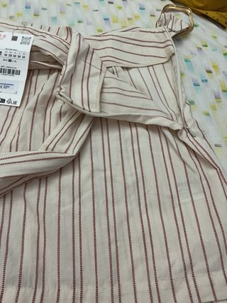 Zara Pantalón Corto Rayas Beige Talla M