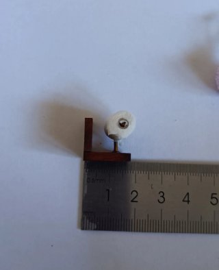 Miniaturas 1:12. Dispensador papel y Esponjas baño