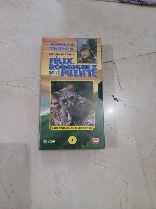 EL Hombre y la Tierra  FÉLIX RODRÍGUEZ  DE LA Fue