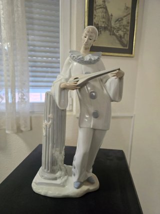 Figura Lladró Arlequín con Laúd