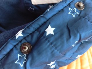 Casaco Acolchoado Azul com Estrelas