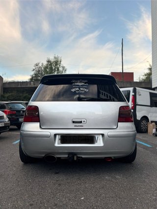 Volkswagen Golf 2003