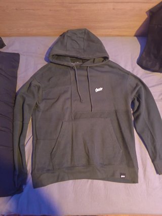 Sudadera STWD Verde muy cómoda y diseño retro